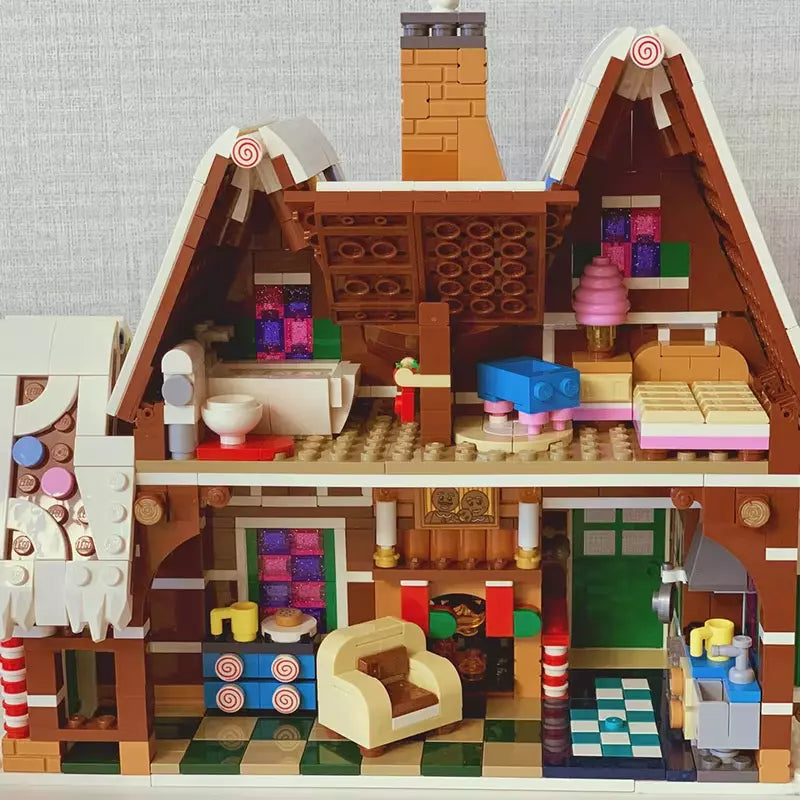 10267 MOC Gingerbread House with 3 Mini Figures Building Blocks Creator Expert 1477pcs Boxed Edition