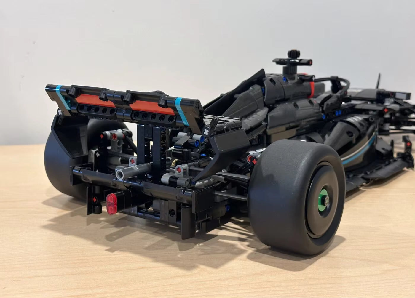 42171 MOC Mercedes-AMG F1 W14 E Performance Building Blocks Technic 1643pcs