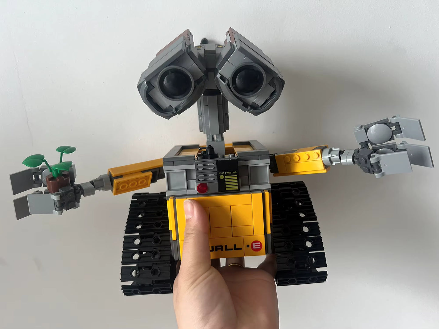 21303 MOC WALL•E Building Blocks Ideas 676pcs Boxed Edition